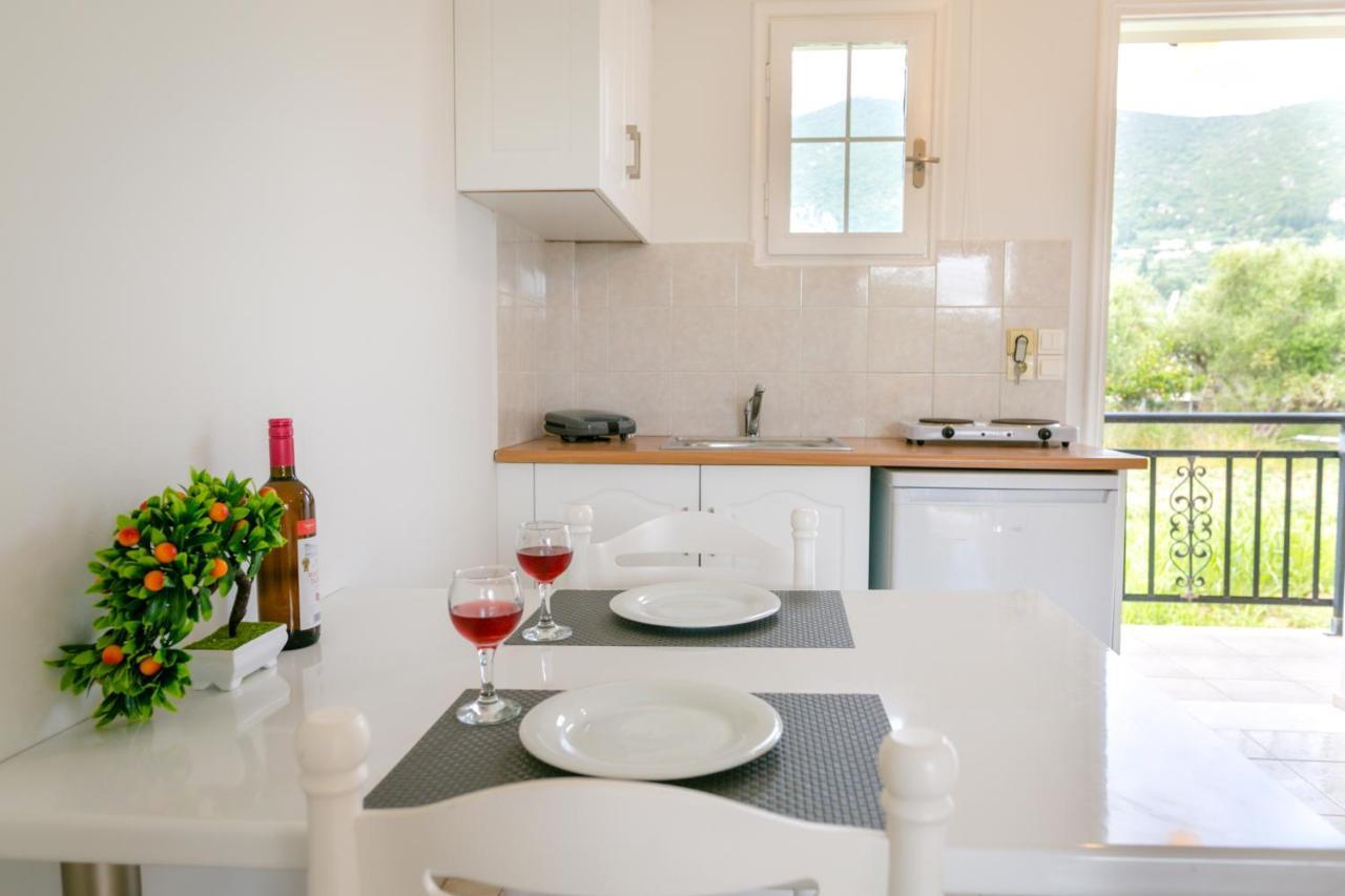 Tropical Apartments Alykes  Ngoại thất bức ảnh